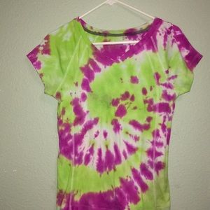 Size S Small v neck tie dye tee